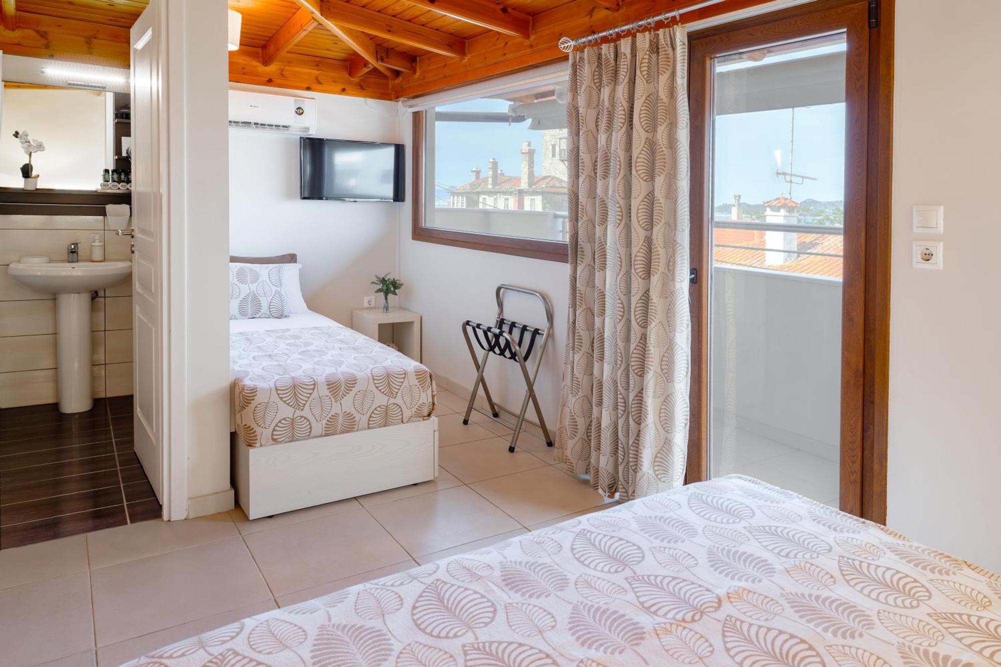 Athos Guest House Pansion Ouranoupoli Exterior photo