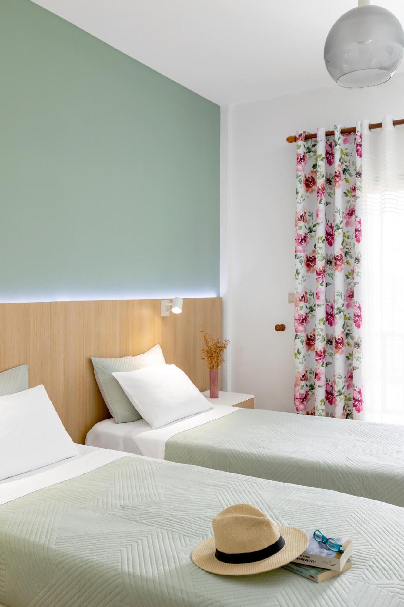 Athos Guest House Pansion Ouranoupoli Exterior photo