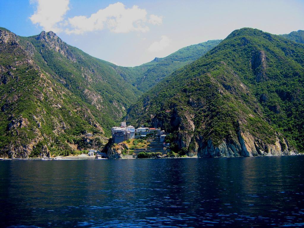 Athos Guest House Pansion Ouranoupoli Exterior photo
